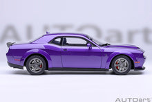 Indlæs billede til gallerivisning DODGE CHALLENGER SRT SUPER STOCK COUPE 2023 PURPLE 1:18