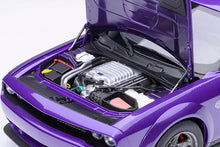 Indlæs billede til gallerivisning DODGE CHALLENGER SRT SUPER STOCK COUPE 2023 PURPLE 1:18