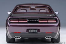 Indlæs billede til gallerivisning 1/18 2022 Dodge Challenger R/T Scat Pack Shaker Widebody, hellraisin 1:18