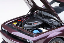 Indlæs billede til gallerivisning DODGE CHALLENGER R/T SCAT PACK WIDEBODY 2022 HELLRAISIN PURPLE 1:18