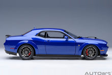 Indlæs billede til gallerivisning 1/18 2022 Dodge Challenger R/T Scat Pack Shaker Widebody, indigo blue 1:18