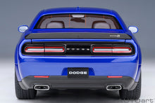 Indlæs billede til gallerivisning DODGE CHALLENGER R/T SCAT PACK WIDEBODY 2022 INDINGO BLUE 1:18