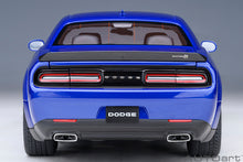 Indlæs billede til gallerivisning 1/18 2022 Dodge Challenger R/T Scat Pack Shaker Widebody, indigo blue 1:18