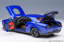 Indlæs billede til gallerivisning 1/18 2022 Dodge Challenger R/T Scat Pack Shaker Widebody, indigo blue 1:18