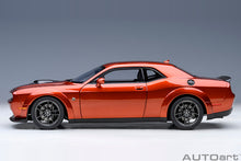 Indlæs billede til gallerivisning DODGE CHALLENGER R/T SCAT PACK WIDEBODY 2022 SINAMON STICK COPPER 1:18