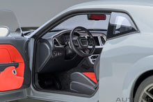 Indlæs billede til gallerivisning DODGE CHALLENGER R/T SCAT PACK WIDEBODY 2022 SMOK SHOW GREY 1:18