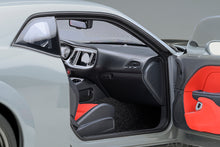 Indlæs billede til gallerivisning DODGE CHALLENGER R/T SCAT PACK WIDEBODY 2022 SMOK SHOW GREY 1:18