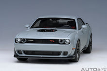 Indlæs billede til gallerivisning 1/18 2022 Dodge Challenger R/T Scat Pack Shaker Widebody, smoke show 1:18