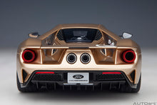 Indlæs billede til gallerivisning 1/18 2022 Ford GT Holman Moody Heritage Edition, gold/red 1:18
