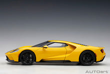 Indlæs billede til gallerivisning 2017 Ford GT, triple yellow/ black stripes 1:18