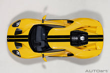 Indlæs billede til gallerivisning 2017 Ford GT, triple yellow/ black stripes 1:18