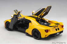 Indlæs billede til gallerivisning 2017 Ford GT, triple yellow/ black stripes 1:18