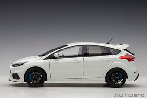 2016 Ford Focus RS, frozen white 1:18