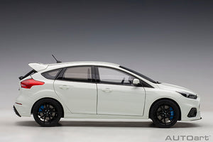 2016 Ford Focus RS, frozen white 1:18