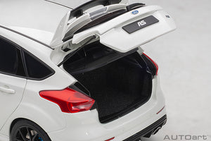 2016 Ford Focus RS, frozen white 1:18