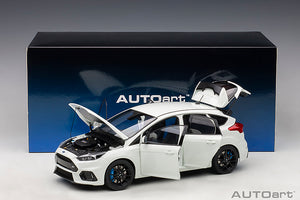 2016 Ford Focus RS, frozen white 1:18
