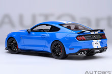 Indlæs billede til gallerivisning FORD USA MUSTANG SHELBY GT500 COUPE 2023 GRIBBER BLUE 1:18