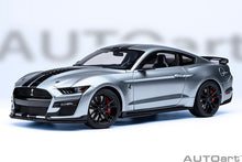 Indlæs billede til gallerivisning FORD USA MUSTANG SHELBY GT500 COUPE 2023 ICONIC SILVER 1:18