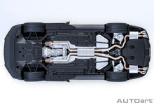 Indlæs billede til gallerivisning FORD USA MUSTANG SHELBY GT500 COUPE 2023 ICONIC SILVER 1:18