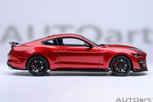 Indlæs billede til gallerivisning FORD USA MUSTANG SHELBY GT500 COUPE 2023 RAPID RED 1:18