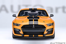 Indlæs billede til gallerivisning FORD USA MUSTANG SHELBY GT500 COUPE 2023 CYBER ORANGE 1:18