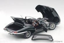 Indlæs billede til gallerivisning 1/18 Jaguar E-Type Roadster series 1 3.8, green 1:18