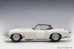 1/18 Jaguar E-Type Lightweight, white 1:18