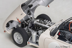 1/18 Jaguar E-Type Lightweight, white 1:18