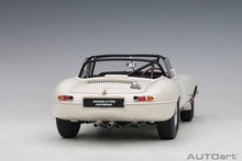 Indlæs billede til gallerivisning 1/18 Jaguar E-Type Lightweight, white 1:18