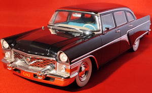 Gaz 13 CHAIKA SALOON 1959 sort 1:18