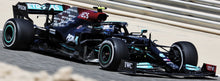 Indlæs billede til gallerivisning MERCEDES-AMG PETRONAS FORMULA ONE TEAM W12 E PERFORMANCE #77 VALTTERI BOTTAS BAHRAIN GP 2021 sort/turkis 1:43