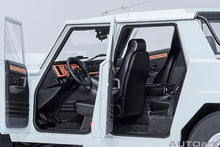 Indlæs billede til gallerivisning LAMBORGHINI LM002 PICK-UP 1986 BIANCO POLO - PARK WHITE 1:18