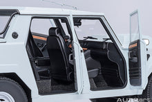 Indlæs billede til gallerivisning LAMBORGHINI LM002 PICK-UP 1986 BIANCO POLO - PARK WHITE 1:18