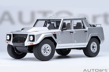 Indlæs billede til gallerivisning LAMBORGHINI LM002 PICK-UP 1986 SILVER 1:18
