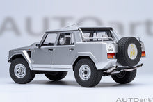 Indlæs billede til gallerivisning LAMBORGHINI LM002 PICK-UP 1986 SILVER 1:18