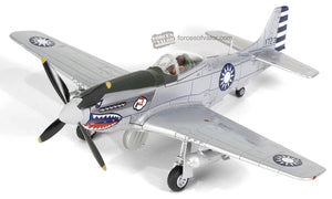 Mustang P-51 D ROCA AIRCRAFT FIGHTER 7th Squadron, 5th Fighter Group, Captain Cheng Sung Ting 1948 sølv/sort/rød 1:72