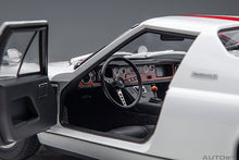 Indlæs billede til gallerivisning LOTUS EUROPA SPECIAL 1975 - THE CIRCUIT WOLF - (HERO) YUYA FUBUKI - MANGA MOVIE WHITE RED 1:18