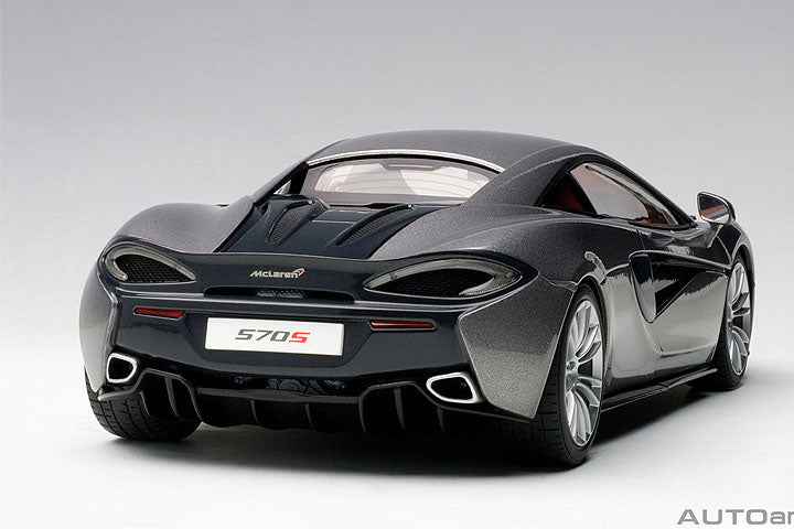 McLaren 570S, blade silver 1:18