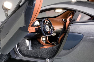McLaren 570S, blade silver 1:18