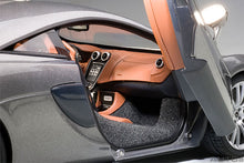 Indlæs billede til gallerivisning McLaren 570S, blade silver 1:18