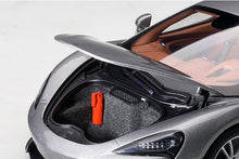 Indlæs billede til gallerivisning McLaren 570S, blade silver 1:18