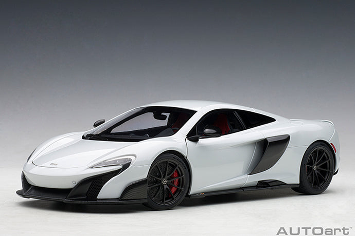McLaren 675LT, Silica white 1:18