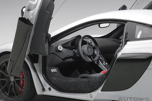 McLaren 675LT, Silica white 1:18