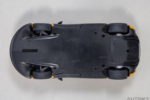McLAREN P1 2013 VOLCANO YELLOW BLACK 1:18