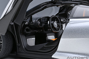 McLAREN SPEEDTAIL 2020 SUPERNOVA SILVER