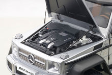 Indlæs billede til gallerivisning 1/18 2013 Mercedes Benz G63 AMG 6x6, silver 1:18