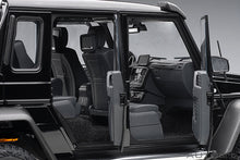 Indlæs billede til gallerivisning 1/18 Mercedes Benz G63 AMG 6x6, gloss black 1:18
