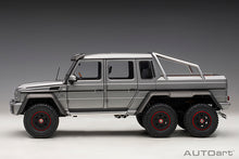 Indlæs billede til gallerivisning 1/18 Mercedes Benz G63 AMG 6x6, designo platinum magno 1:18