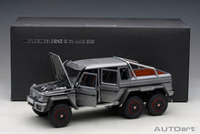 Indlæs billede til gallerivisning 1/18 Mercedes Benz G63 AMG 6x6, designo platinum magno 1:18