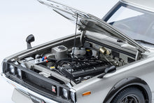 Indlæs billede til gallerivisning 1/18 Nissan Skyline 2000 GT-R (KPGC110) Tune, silver 1:18
